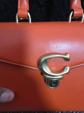 Load image into Gallery viewer, Preloved Sammy Tophandle
