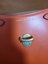 Load image into Gallery viewer, Preloved Sammy Tophandle
