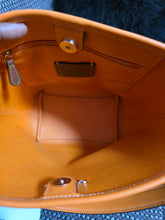 Load image into Gallery viewer, Preloved Coach City Bucket
