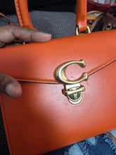 Load image into Gallery viewer, Preloved Sammy Tophandle
