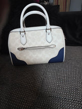 Load image into Gallery viewer, Preloved Trompe Medium Rowan
