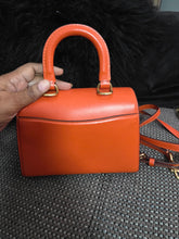 Load image into Gallery viewer, Preloved Sammy Tophandle
