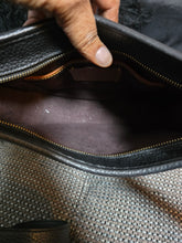 Load image into Gallery viewer, Preloved Coach Crossbody
